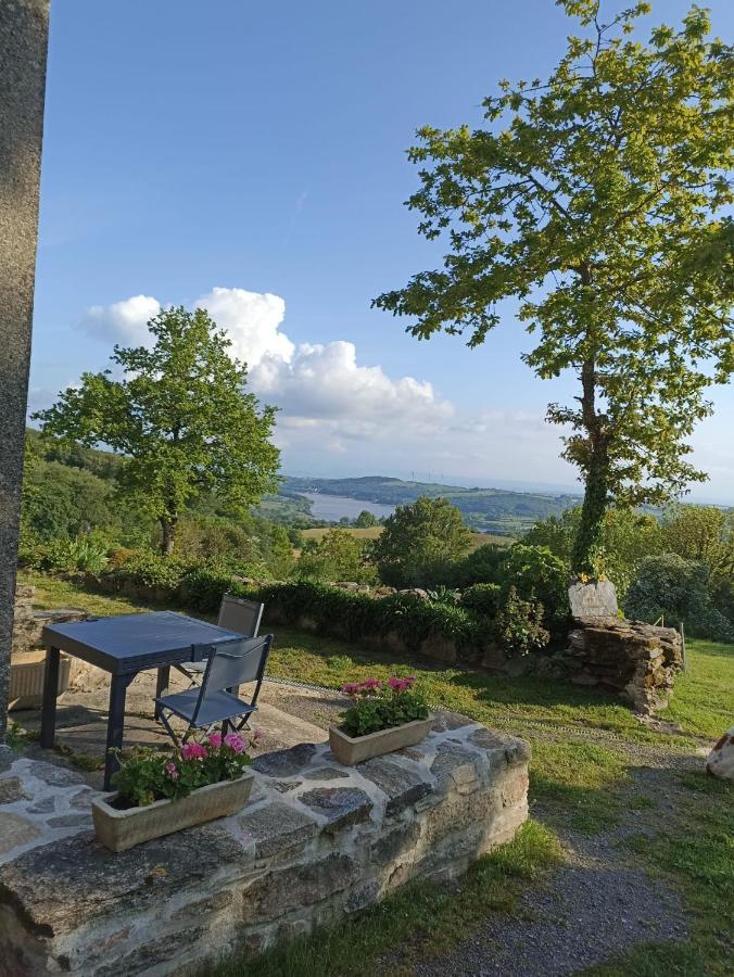 Gite A La Tour De Peyrebrune Alrance Екстер'єр фото