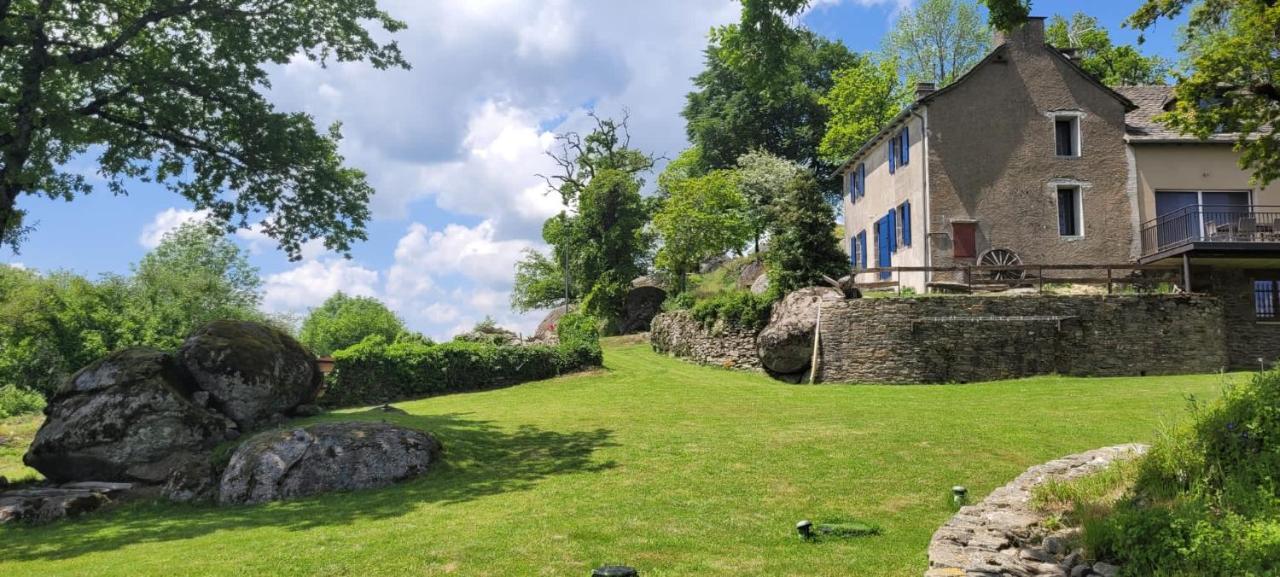 Gite A La Tour De Peyrebrune Alrance Екстер'єр фото